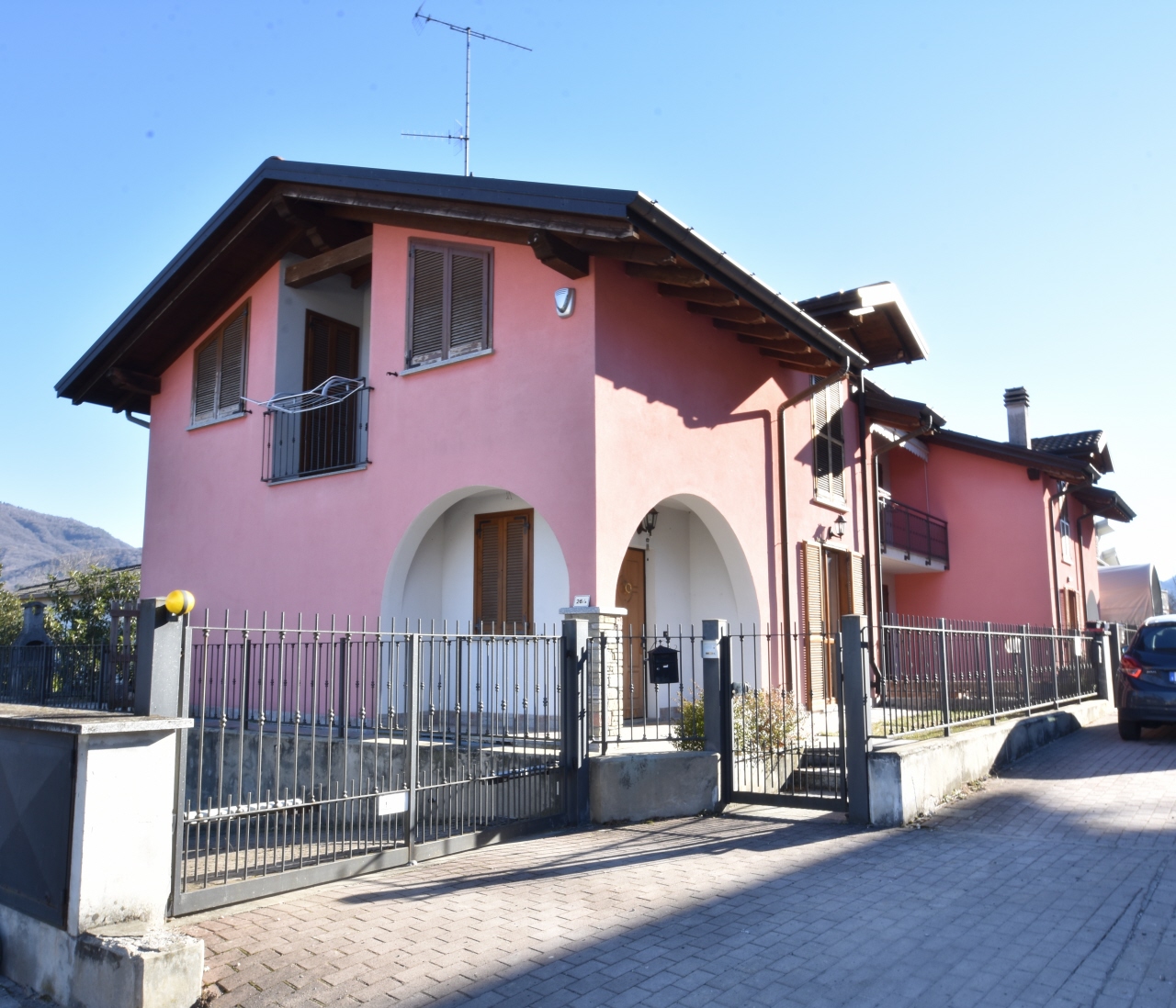 MESENZANA VENDESI VILLA IN SCHIERA CON GIARDINO PRIVATO