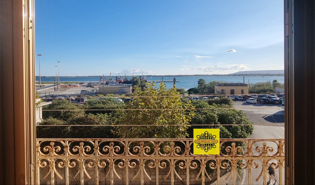 deb55dde-0b60-4fca-be9a-5d7af37cf182