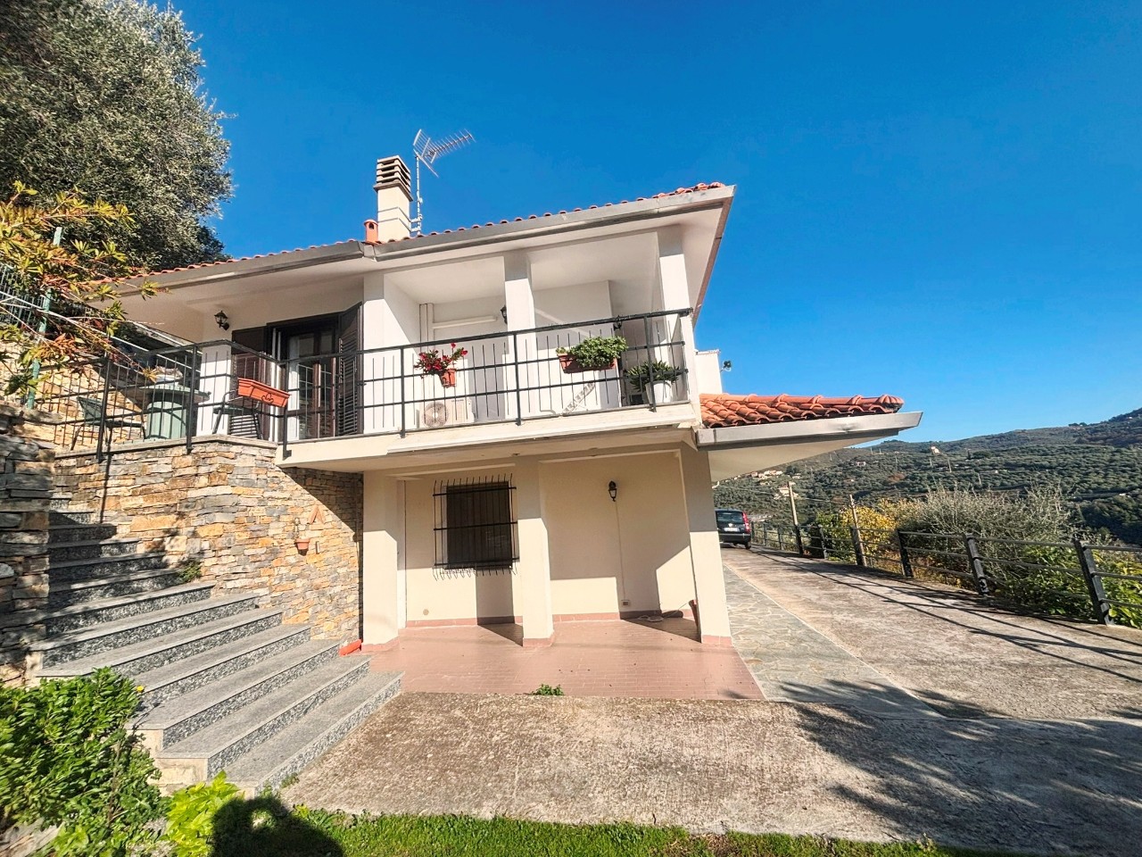 Via Campi Rossi foto090