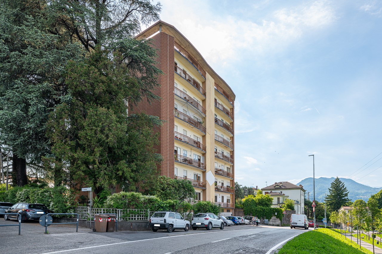 20858_Esterna