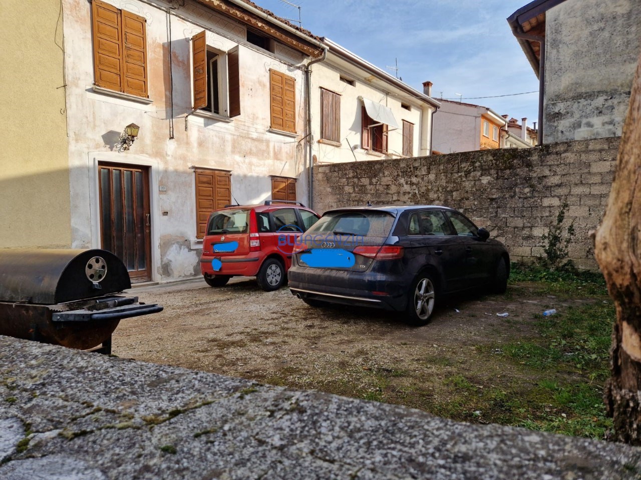 foto auto modificata
