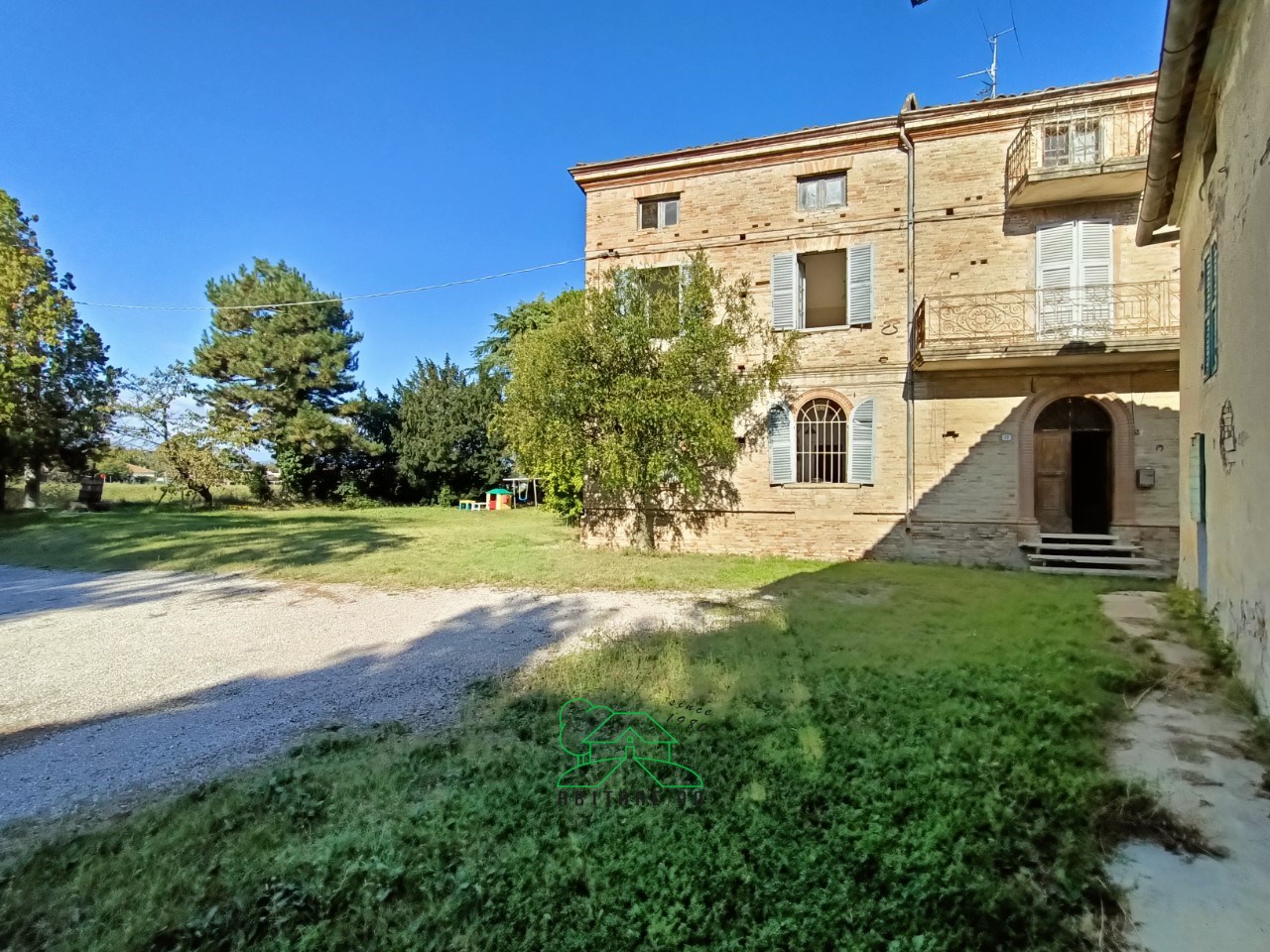 ESTERNO (17)