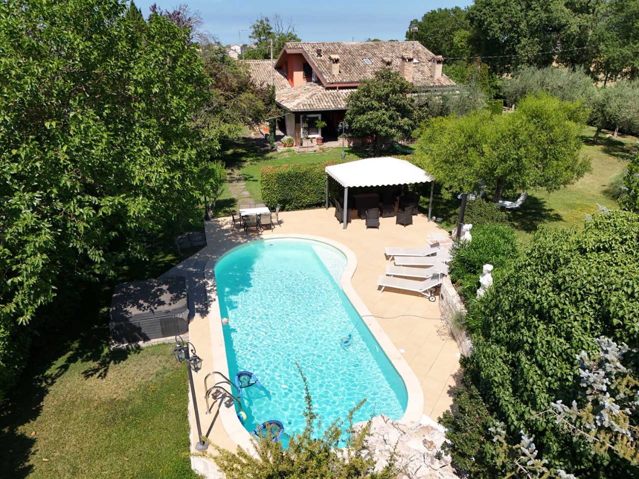 2. ESTERNI VILLA DRONE (7)