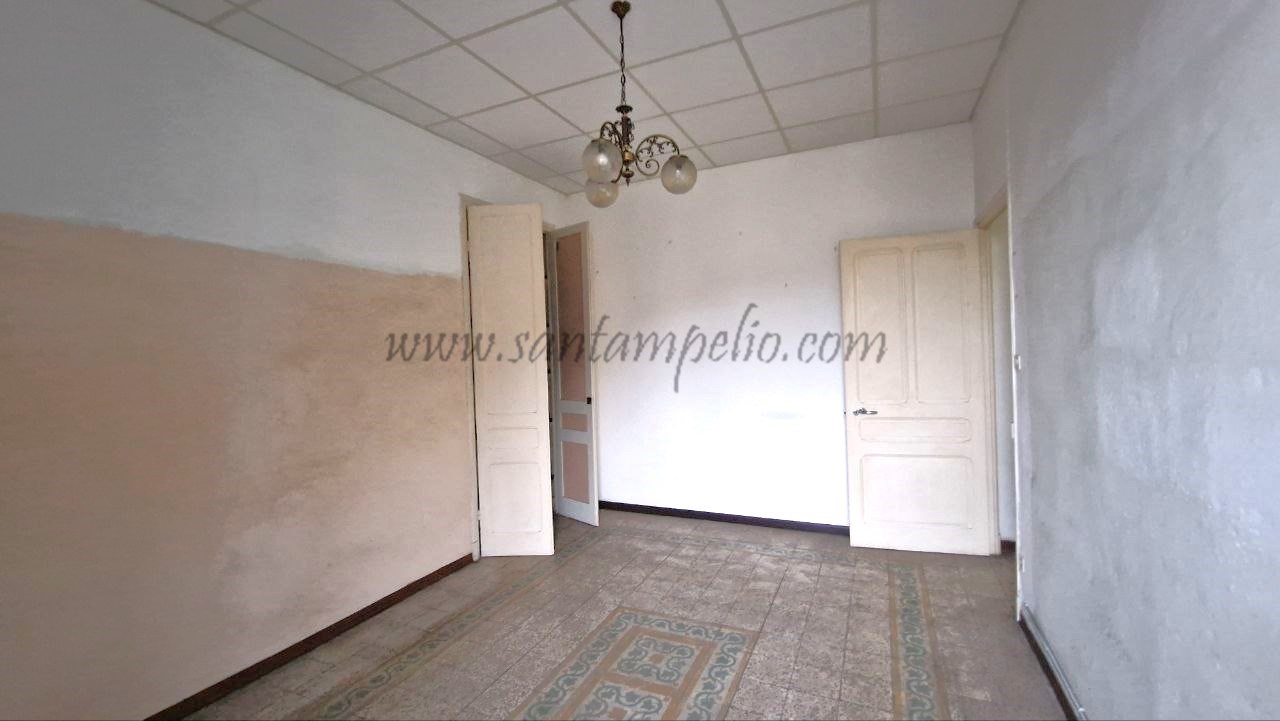 photo_5920173678496779125_y